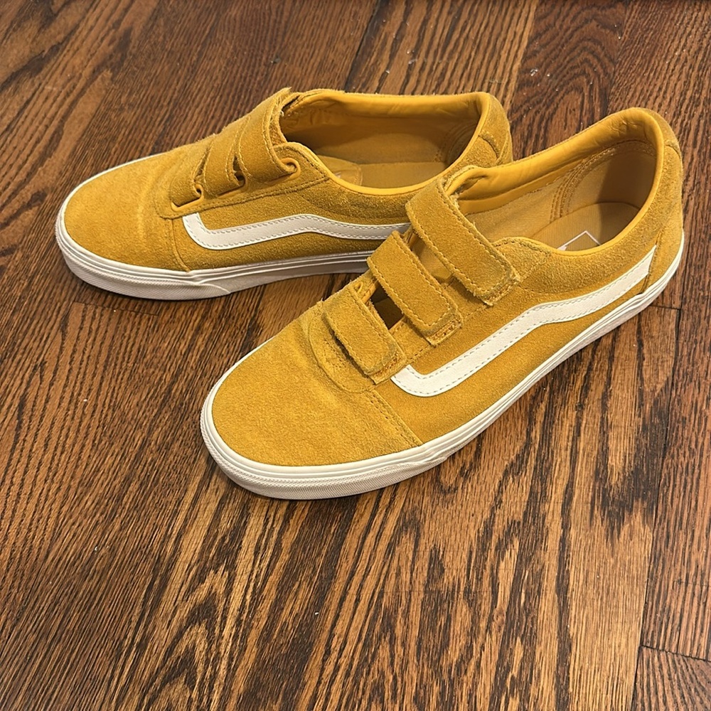 Vans Old Skool Velcro Triple in Mustard Yellow Suede